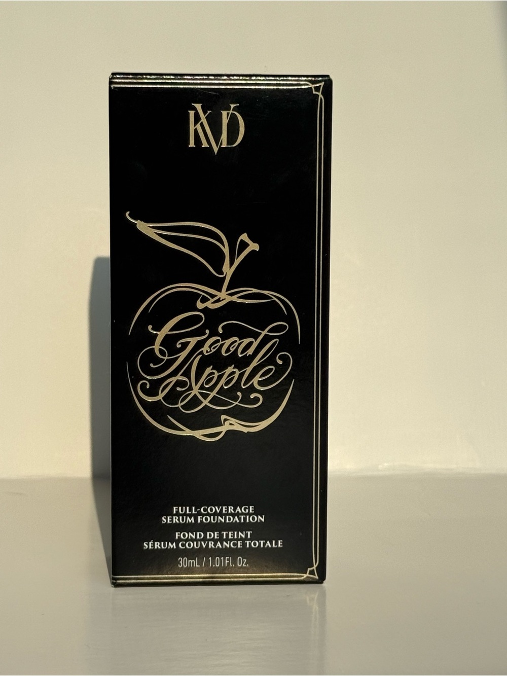 KVD (LIGHT 004) Good Apple Full-Coverage Serum Foundation - Black Packaging